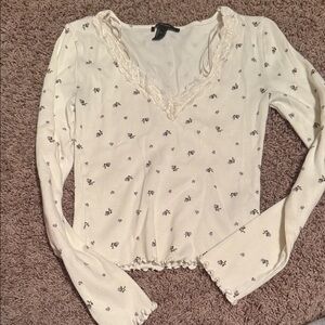 Forever 21 Cream Floral Long Sleeve Top